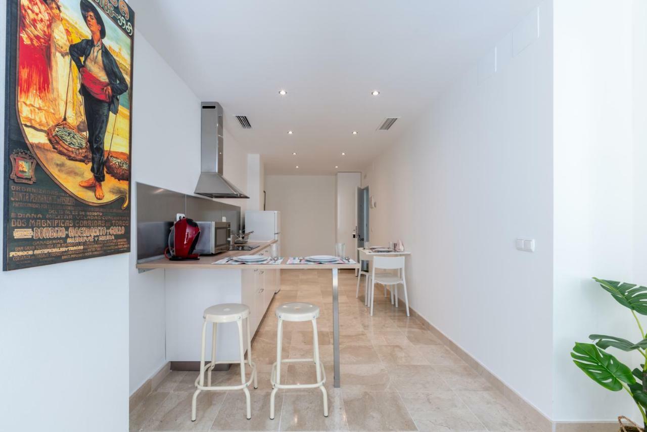 Apartamentos Miraflores Малага Екстер'єр фото