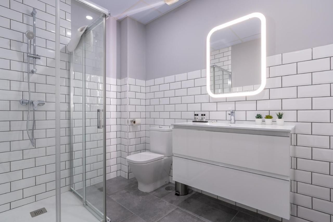 Apartamentos Miraflores Малага Екстер'єр фото